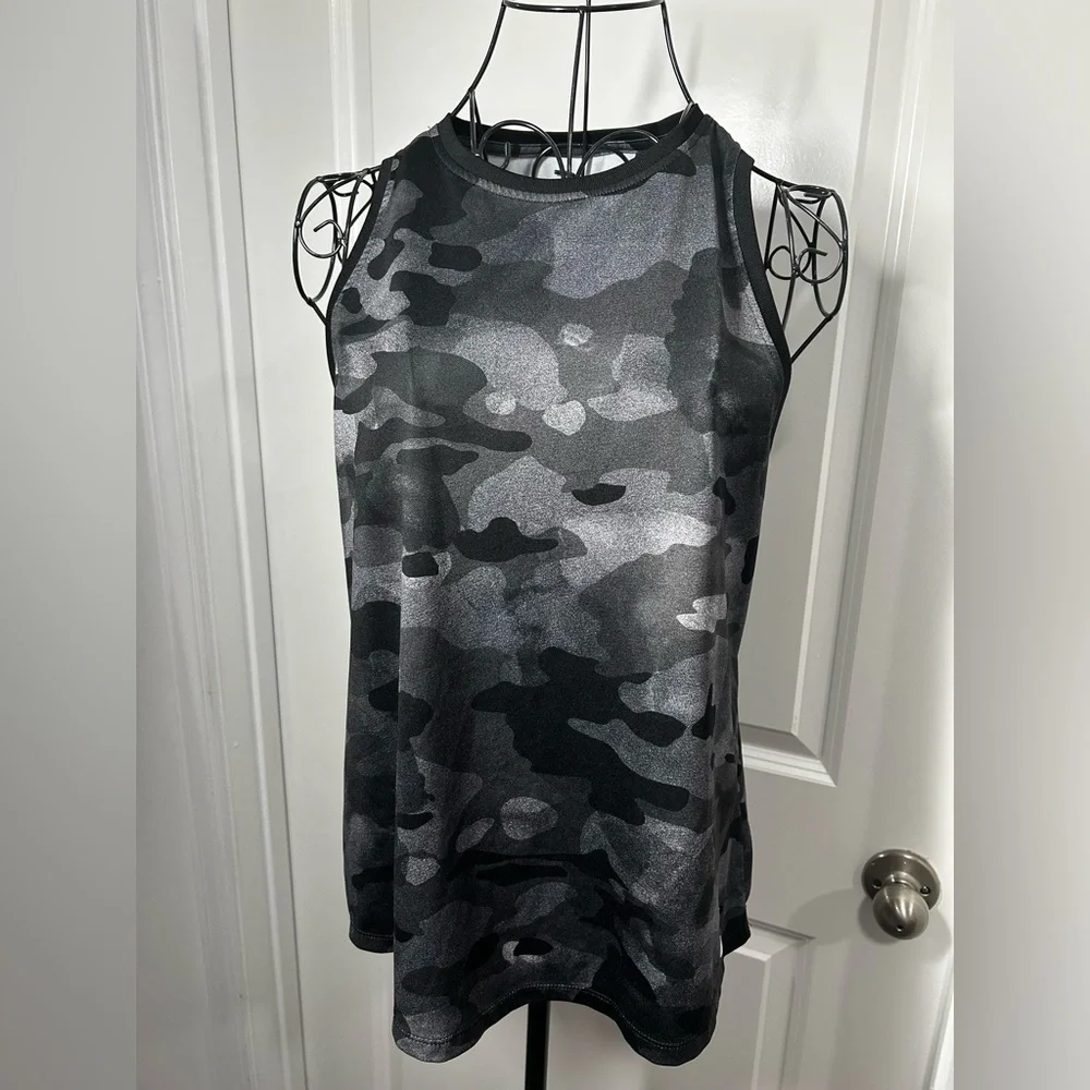 Nike Women's Black/Gray‎ Camouflage Tank Top